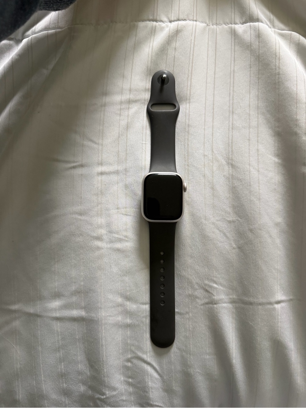Apple Series 8 GPS Aluminum in Black
